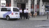Politieagenten controleren café Integratie op Moorkensplein