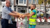 Ambulancier Ayoub Kasmi verzamelt knuffeldieren voor zieke kinderen  Borgerhout TV Ambuce  Rescue Team ART
